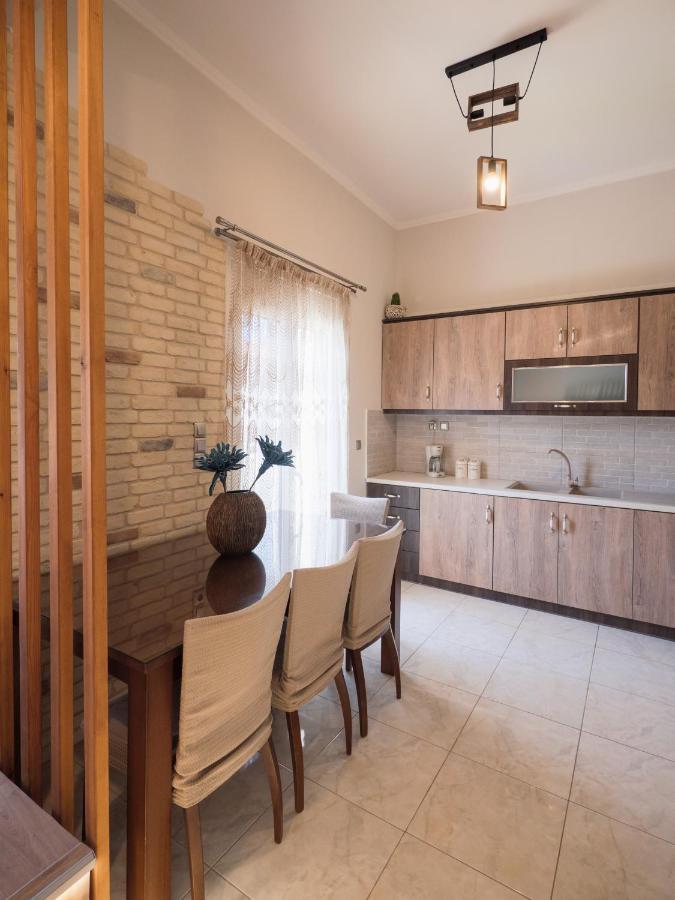Kellys Cozy One Bedroom House Next To The Beach Ikonomianika Luaran gambar